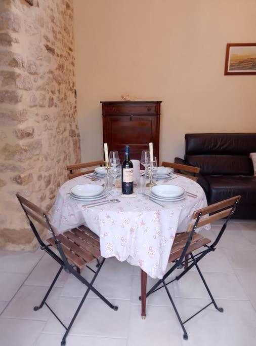 De Charme 2 A 4 Personnes Au Bord De L'orne Holiday home *